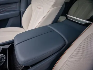 BENTLEY Bentayga EWB Mulliner V8