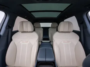 BENTLEY Bentayga EWB Mulliner V8