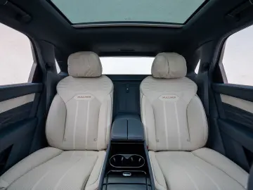 BENTLEY Bentayga EWB Mulliner V8