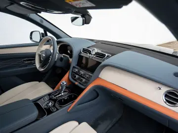 BENTLEY Bentayga EWB Mulliner V8