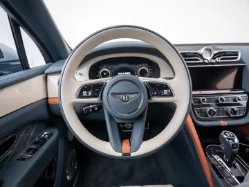 BENTLEY Bentayga EWB Mulliner V8