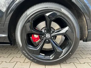 BENTLEY Bentayga V8 S 4WD  AHK PANO NAIM MULLINER 1hd DE