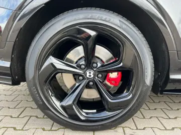 BENTLEY Bentayga V8 S 4WD  AHK PANO NAIM MULLINER 1hd DE