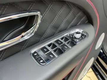 BENTLEY Bentayga V8 S 4WD  AHK PANO NAIM MULLINER 1hd DE