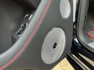 BENTLEY Bentayga V8 S 4WD  AHK PANO NAIM MULLINER 1hd DE