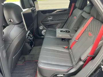 BENTLEY Bentayga V8 S 4WD  AHK PANO NAIM MULLINER 1hd DE