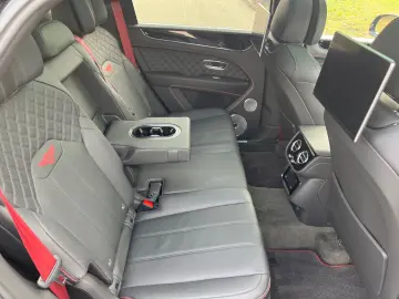 BENTLEY Bentayga V8 S 4WD  AHK PANO NAIM MULLINER 1hd DE