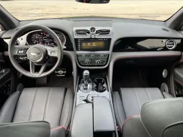 BENTLEY Bentayga V8 S 4WD  AHK PANO NAIM MULLINER 1hd DE