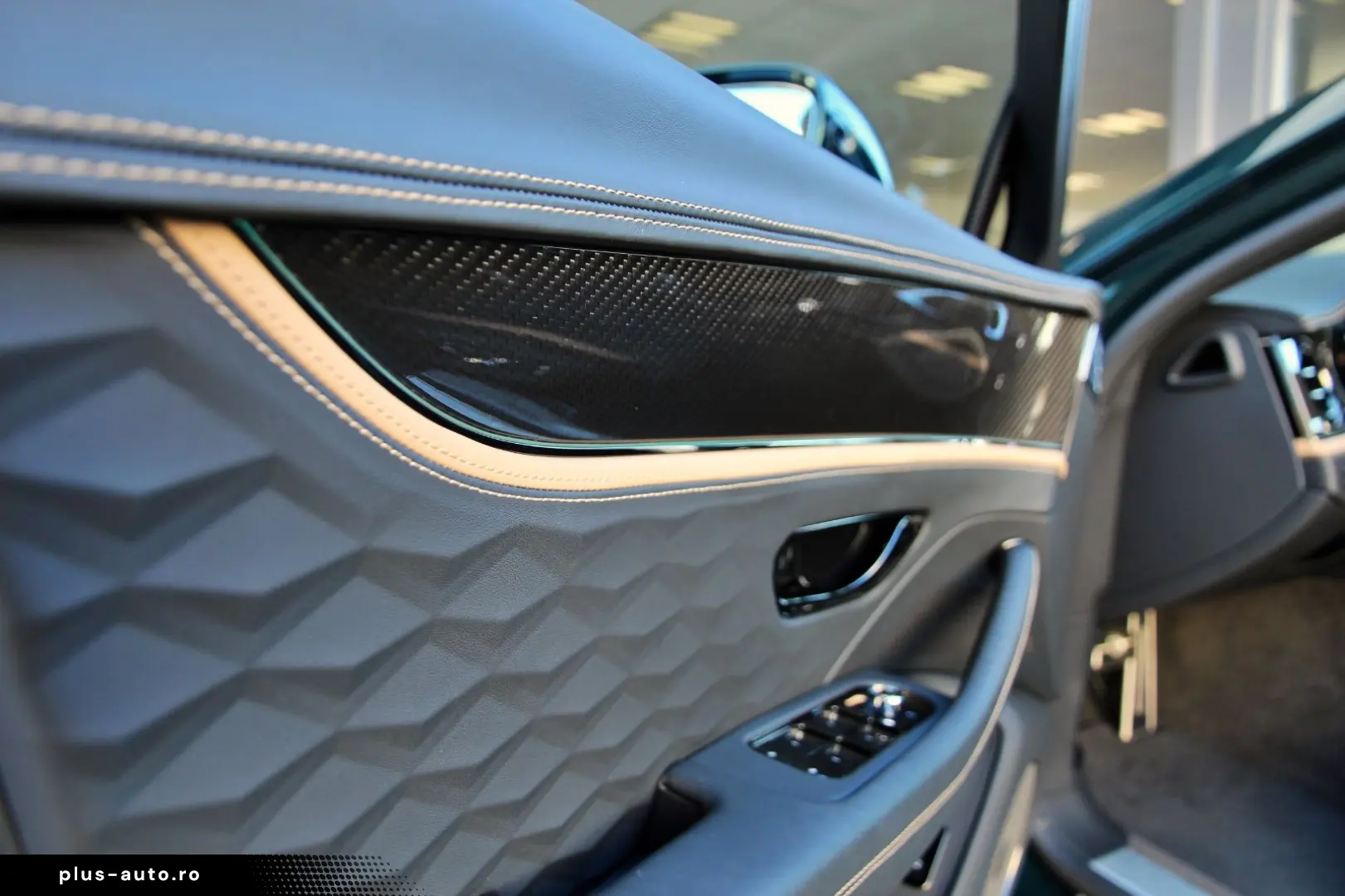 BENTLEY Flying Spur Speed hybrid  Green   Rotating  Naim