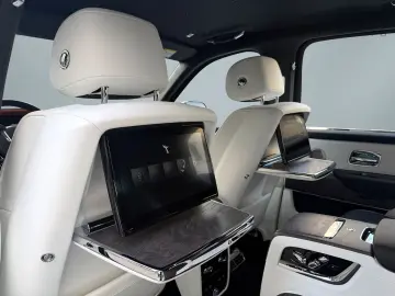 ROLLS ROYCE Cullinan 4 Seats Audio Series II heated&cooled