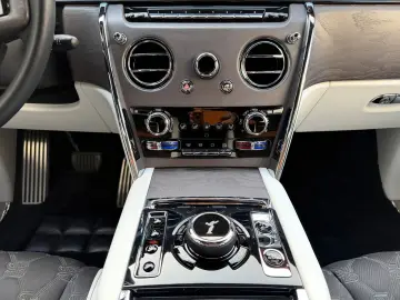 ROLLS ROYCE Cullinan 4 Seats Audio Series II heated&cooled