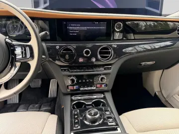 ROLLS ROYCE Ghost  PROVENANCE