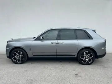 ROLLS ROYCE Cullinan Black Badge