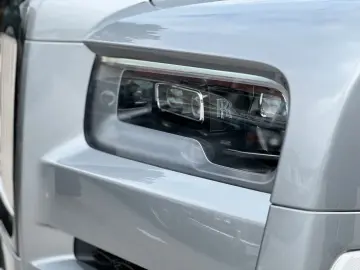 ROLLS ROYCE Cullinan Black Badge
