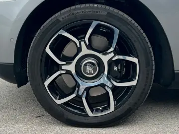 ROLLS ROYCE Cullinan Black Badge