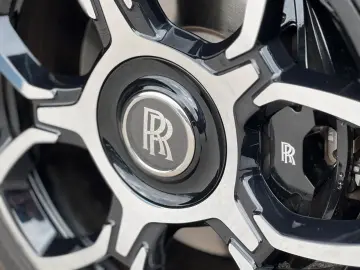 ROLLS ROYCE Cullinan Black Badge