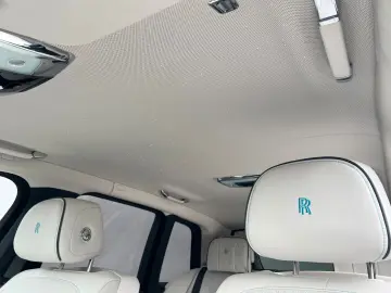 ROLLS ROYCE Cullinan Black Badge