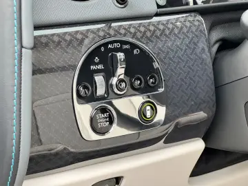 ROLLS ROYCE Cullinan Black Badge