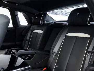 ROLLS ROYCE Ghost 2 year service & warranty