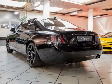 ROLLS ROYCE Ghost Black Badge - Bespoke - Shooting Star