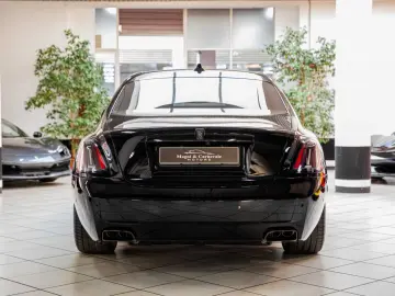 ROLLS ROYCE Ghost Black Badge - Bespoke - Shooting Star