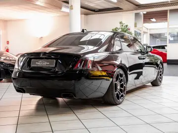 ROLLS ROYCE Ghost Black Badge - Bespoke - Shooting Star