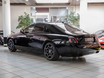 ROLLS ROYCE Ghost Black Badge - Bespoke - Shooting Star