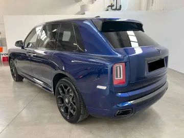 ROLLS ROYCE Cullinan Black Badge