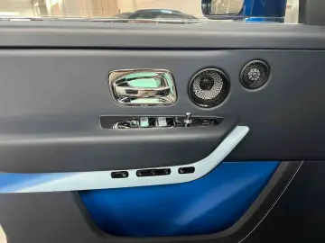 ROLLS ROYCE Cullinan Black Badge