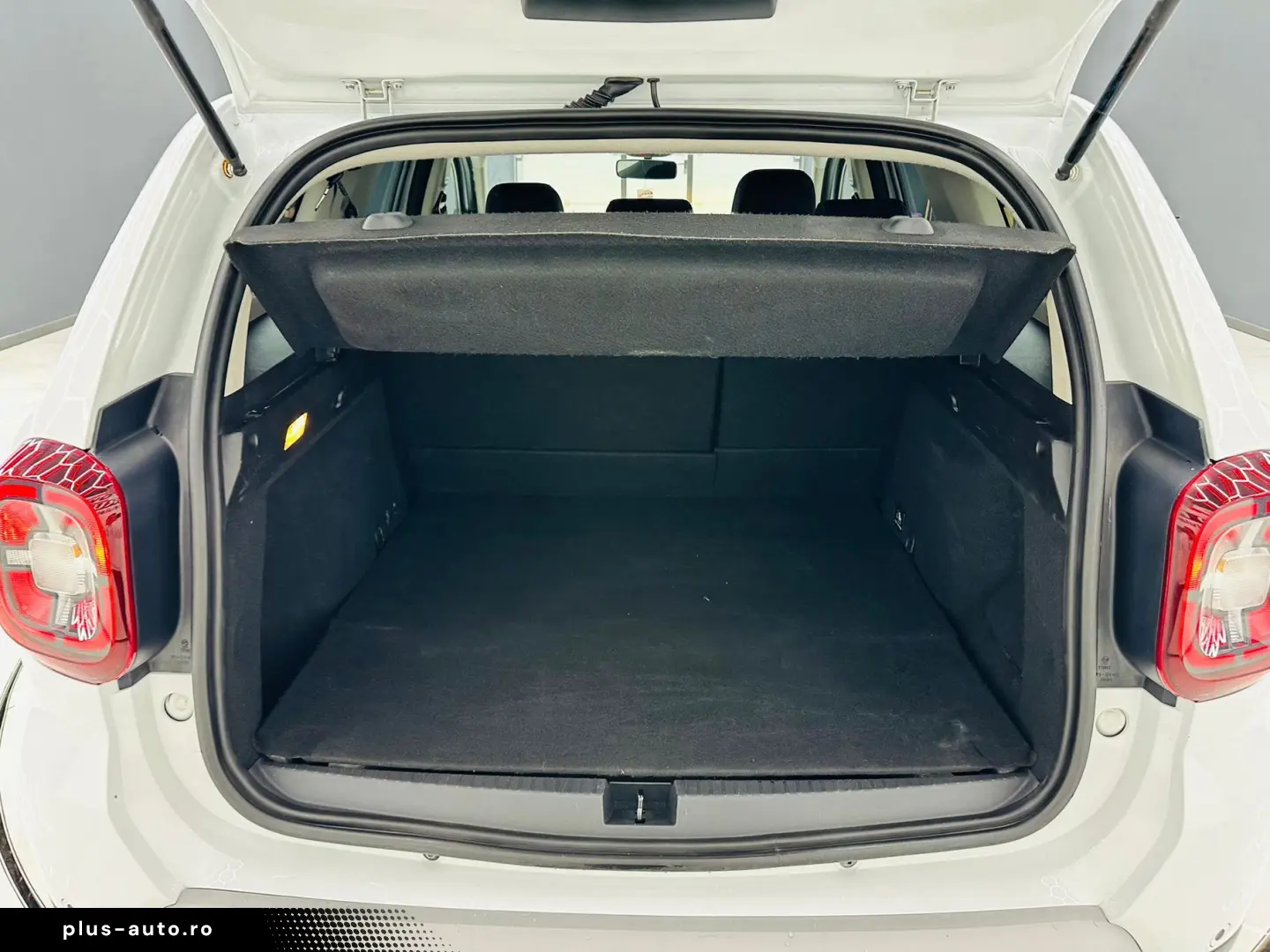 DACIA DUSTER 2019 1.6i E6 4x4 Garantie 12 Luni Rate Avans 0