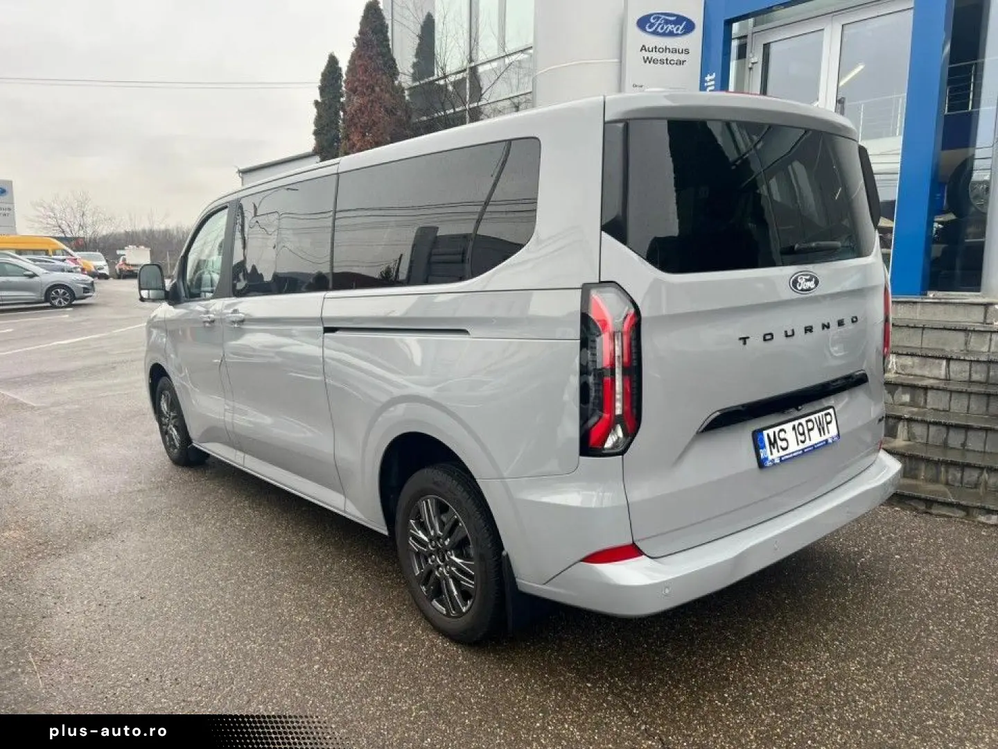 Ford Tourneo-Custom-