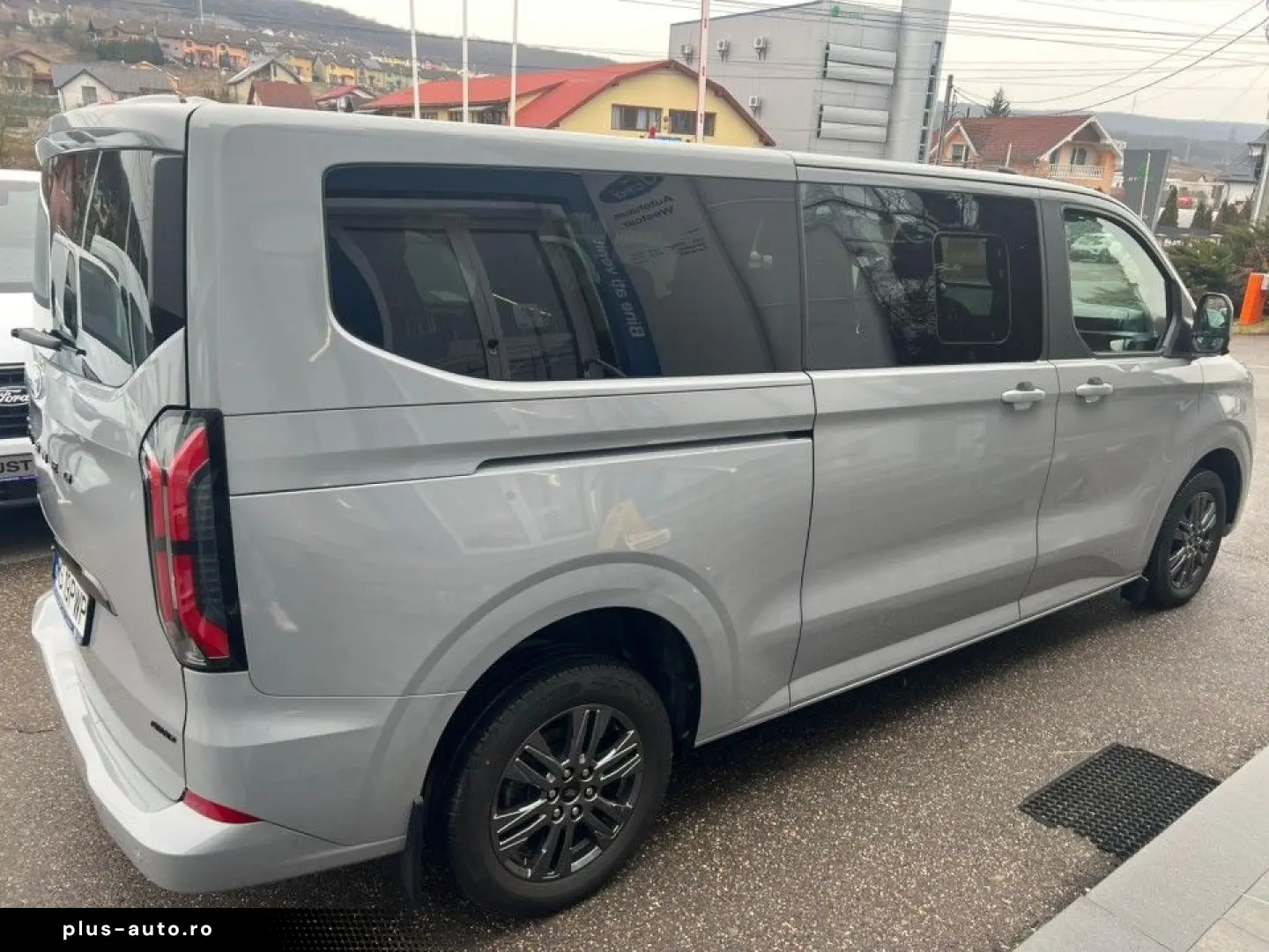 Ford Tourneo-Custom-