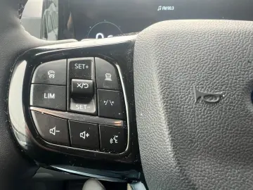 Ford Tourneo-Custom-