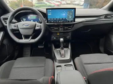 Ford Focus MCA 5 usi ST-Line X 1.0T EcoBoost mHEV 155 CP A7