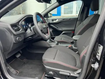 Ford Focus MCA 5 usi ST-Line X 1.0T EcoBoost mHEV 155 CP A7