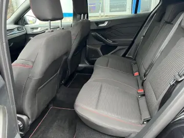 Ford Focus MCA 5 usi ST-Line X 1.0T EcoBoost mHEV 155 CP A7