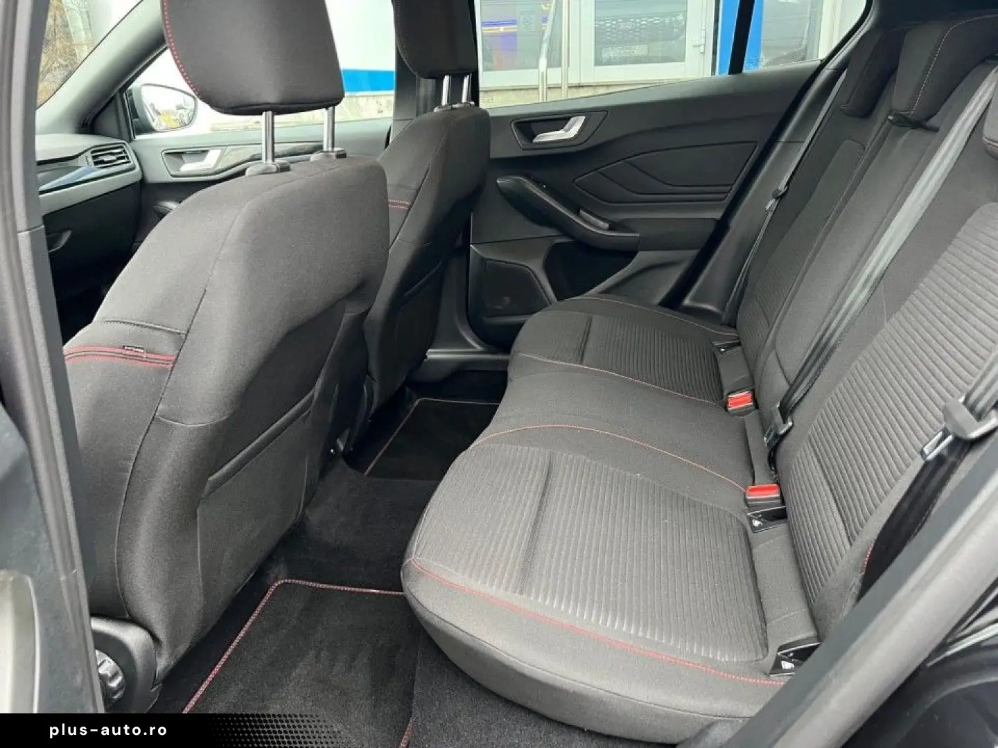 Ford Focus MCA 5 usi ST-Line X 1.0T EcoBoost mHEV 155 CP A7