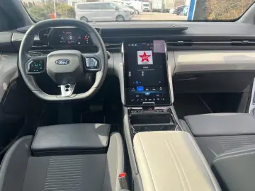 Ford Capri 5 usi Premium electric  autonomie extinsă 340 CP