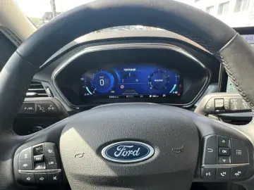 Ford Focus MCA 5 usi Active X 1.0T EcoBoost mHEV 155 CP A7