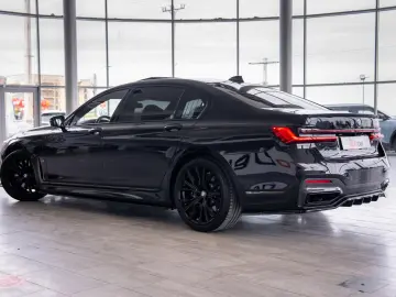 BMW Seria 7 745Le xDrive 3.0 Plug-in Hybrid
