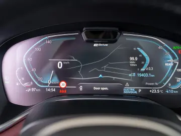 BMW Seria 7 745Le xDrive 3.0 Plug-in Hybrid