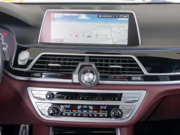 BMW Seria 7 745Le xDrive 3.0 Plug-in Hybrid