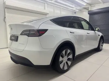 Tesla Model Y Dual Motor Long Range
