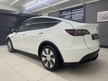 Tesla Model Y Dual Motor Long Range