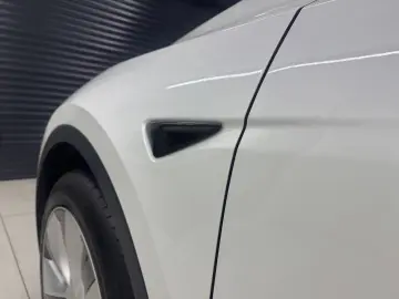 Tesla Model Y Dual Motor Long Range