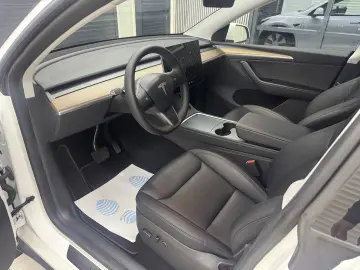 Tesla Model Y Dual Motor Long Range