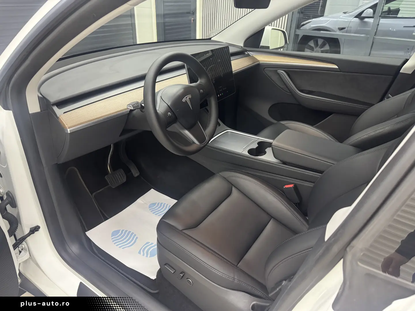 Tesla Model Y Dual Motor Long Range
