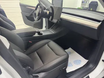 Tesla Model Y Dual Motor Long Range