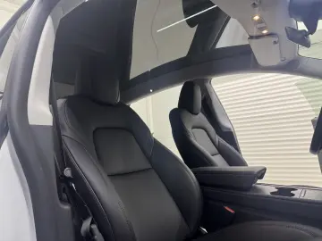 Tesla Model Y Dual Motor Long Range