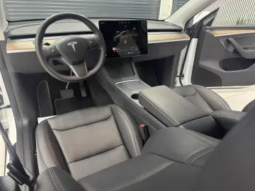 Tesla Model Y Dual Motor Long Range